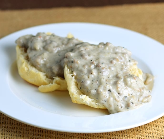 How to Make Sawmill Gravy - Fox Valley Foodie