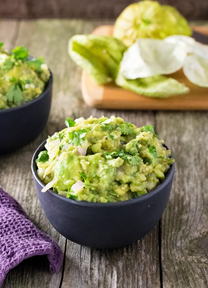 https://www.foxvalleyfoodie.com/wp-content/uploads/2016/07/Roasted-Tomatillo-Guacamole-appetizer.jpg