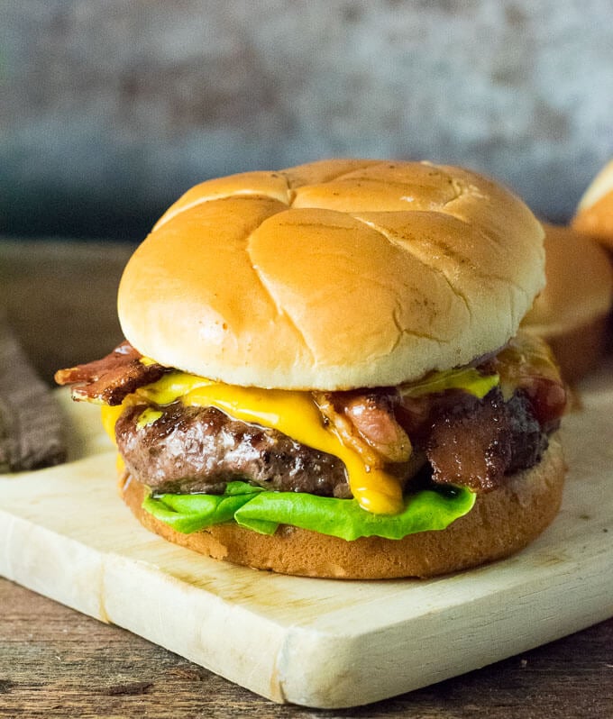 Best Bacon Cheeseburger Recipe – How to Make Bacon Cheeseburgers