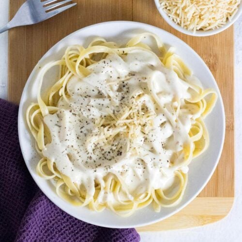 Alfredo sauce recipe with cream cheese.